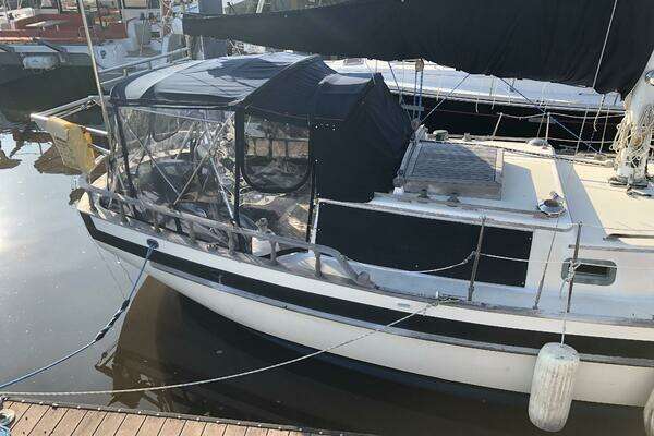 Photo of the 1987 Tayana Mariner 36 "Sandpiper"