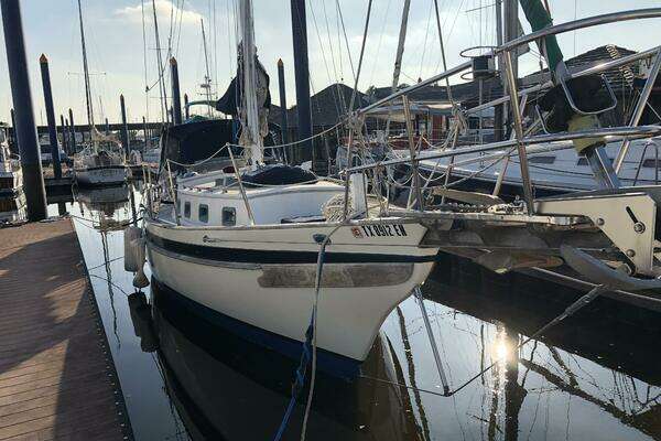 Photo of the 1987 Tayana Mariner 36 "Sandpiper"
