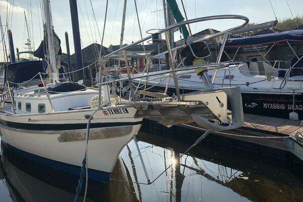 Photo of the 1987 Tayana Mariner 36 "Sandpiper"