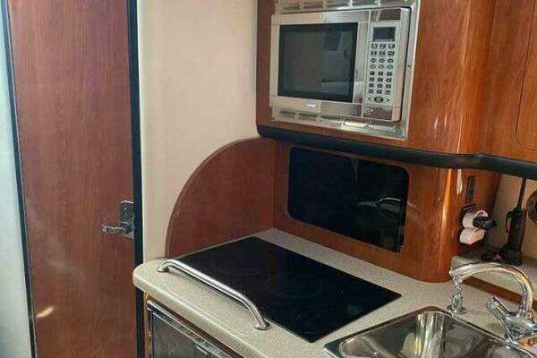 Crownline 340 CR Yacht For Sale