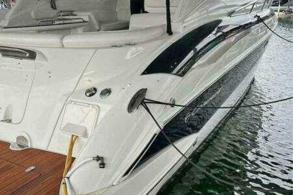35ft Crownline Yacht For Sale