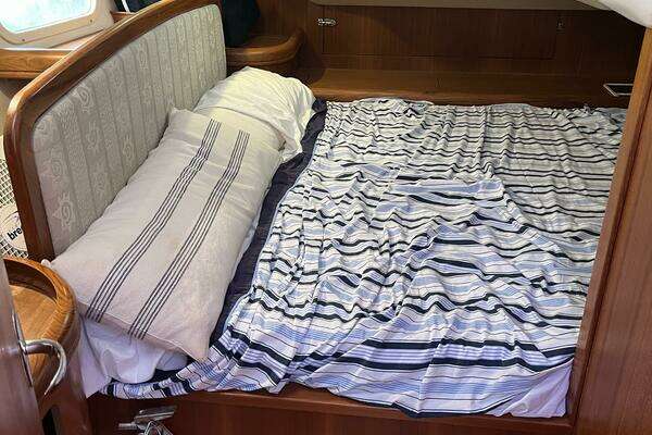 Hunter 356 Yacht For Sale