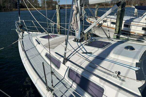Hunter 356 Yacht For Sale