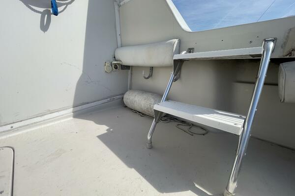 NO NAME 37ft Silverton Yacht For Sale