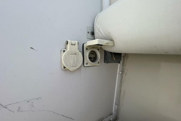 NO NAME 37ft Silverton Yacht For Sale