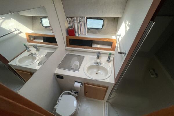 NO NAME 37ft Silverton Yacht For Sale