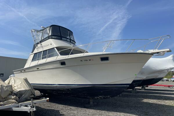 NO NAME 37ft Silverton Yacht For Sale