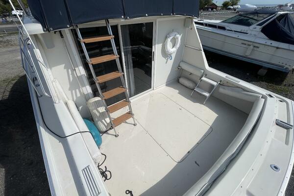 NO NAME 37ft Silverton Yacht For Sale