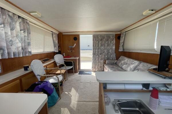 NO NAME 37ft Silverton Yacht For Sale