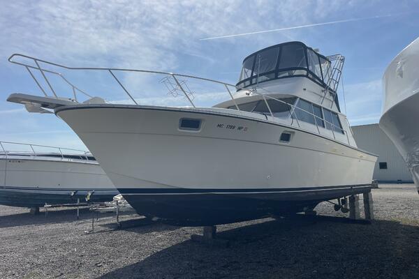 NO NAME 37ft Silverton Yacht For Sale