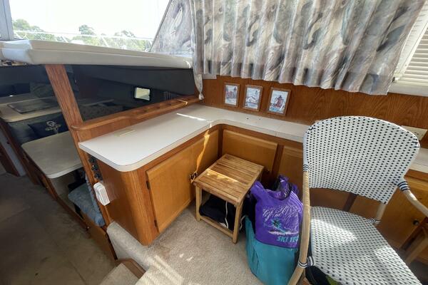 NO NAME 37ft Silverton Yacht For Sale