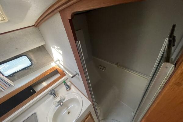 NO NAME 37ft Silverton Yacht For Sale