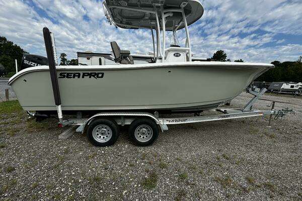 Photo of the 2022 Sea Pro 219 Deep V