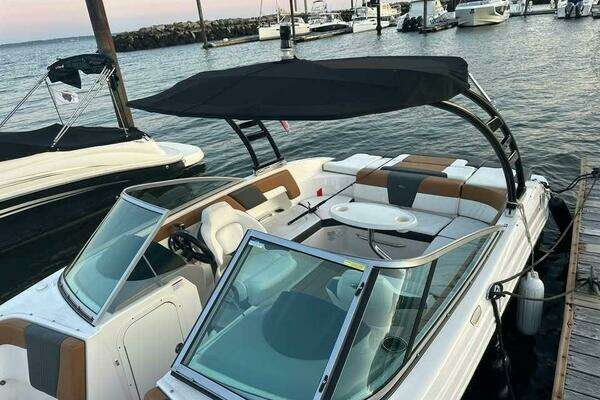 Photo of the 2023 Chaparral 23 SSi