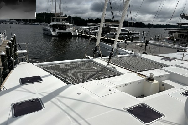 Lagoon Lagoon 560 Yacht For Sale