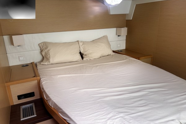 Lagoon Lagoon 560 Yacht For Sale