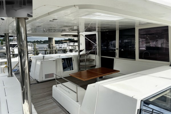 Lagoon Lagoon 560 Yacht For Sale