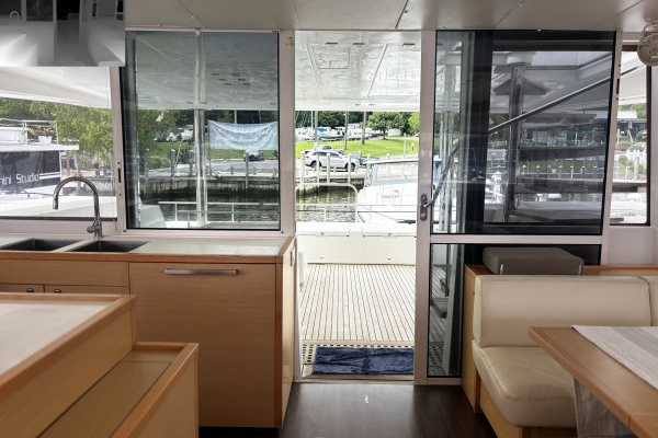 Lagoon Lagoon 560 Yacht For Sale