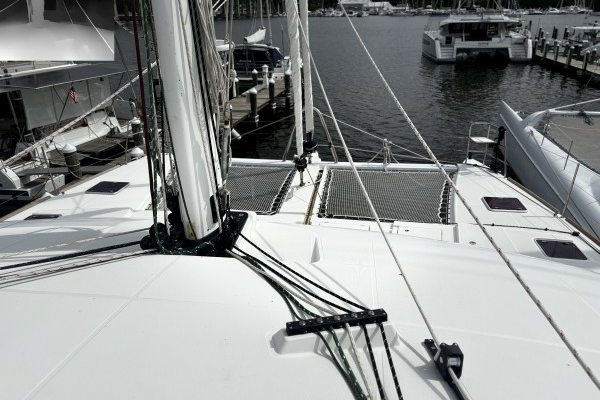 Lagoon Lagoon 560 Yacht For Sale