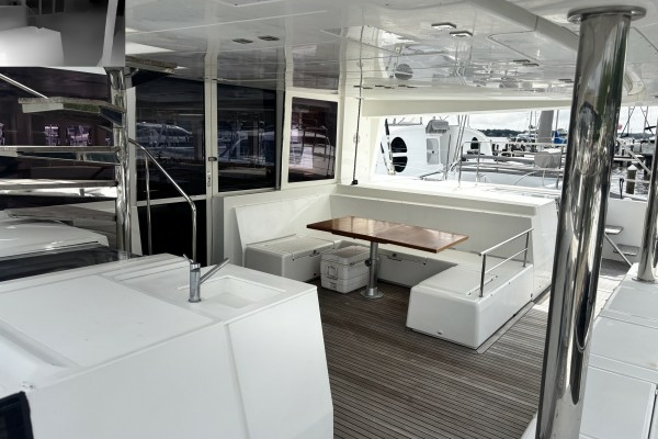 Lagoon Lagoon 560 Yacht For Sale