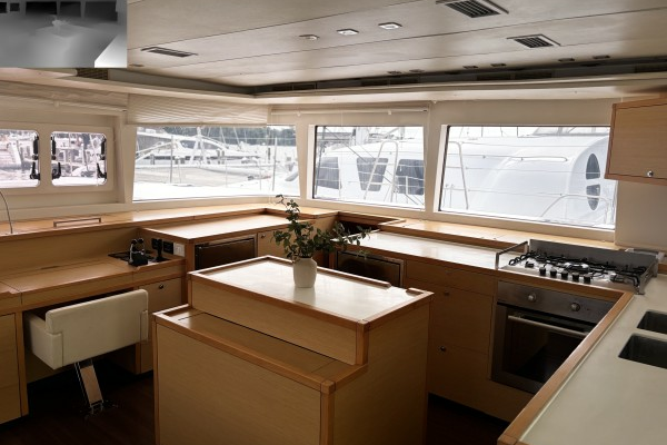 Lagoon Lagoon 560 Yacht For Sale