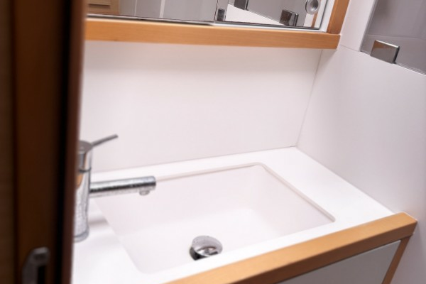 Lagoon Lagoon 560 Yacht For Sale