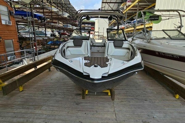 24ft Yamaha Boats Yacht For Sale