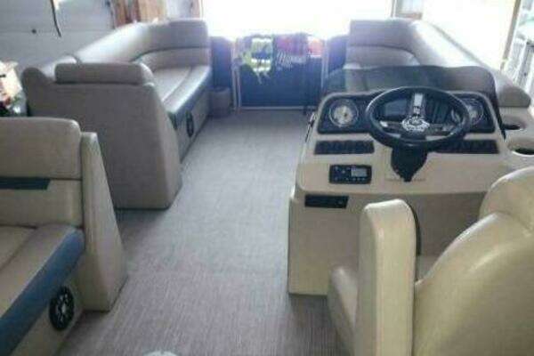 Photo of the 2021 Sweetwater 2286 C