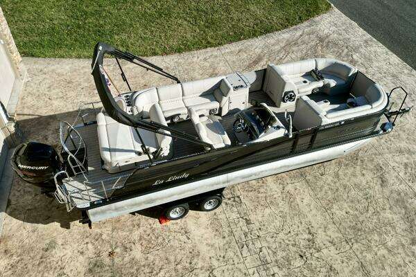 Photo of the 2016 Harris Grand Mariner 250 SLEC Tritoon