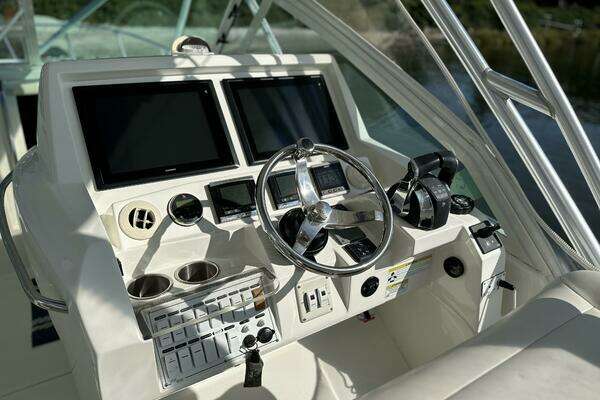 SeaVee 43 SE Yacht For Sale