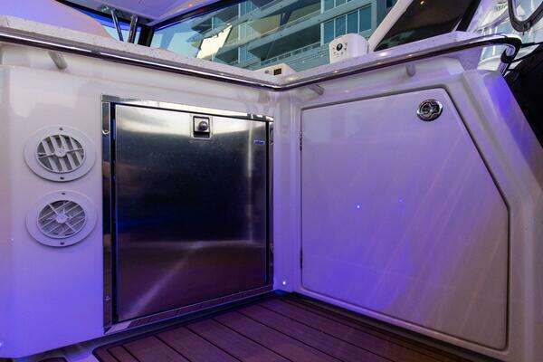 Aquila 36 Power Cat Yacht For Sale