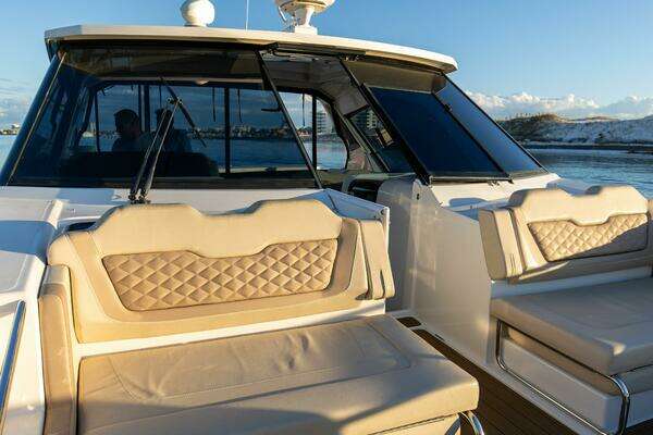 Aquila 36 Power Cat Yacht For Sale