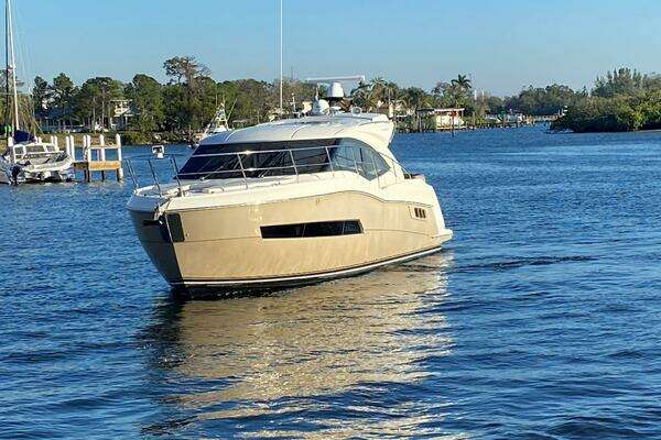 37-ft-Carver-2017-C37 Coupe Diesel-Mabe's Kid-Tarpon Springs Florida United States yacht for sale