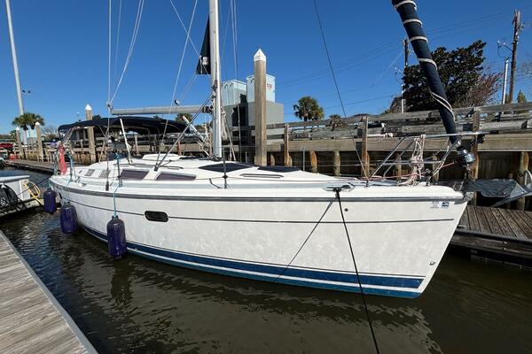 36ft Hunter Yacht For Sale