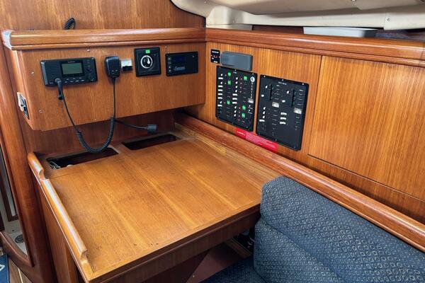 36ft Hunter Yacht For Sale