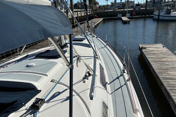 36ft Hunter Yacht For Sale