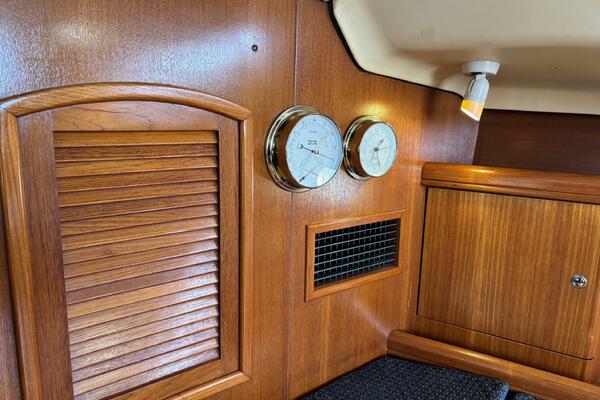 36ft Hunter Yacht For Sale