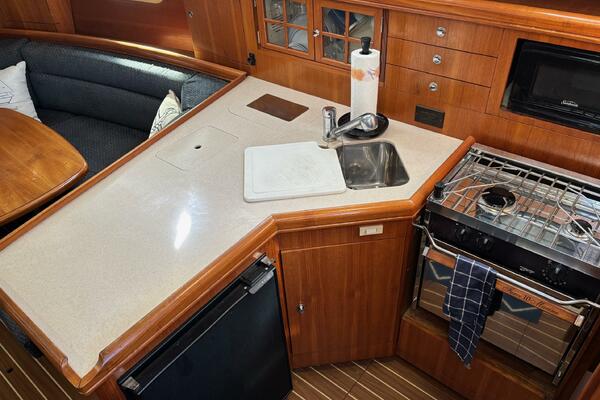 36ft Hunter Yacht For Sale
