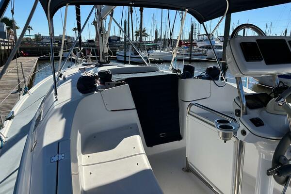 36ft Hunter Yacht For Sale