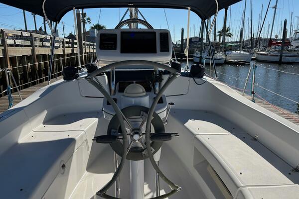36ft Hunter Yacht For Sale
