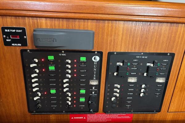 36ft Hunter Yacht For Sale