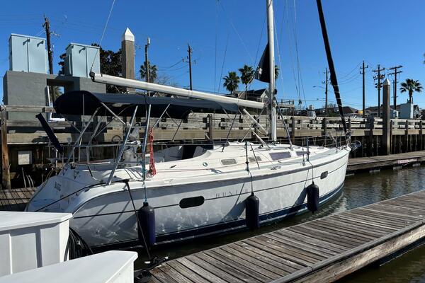 36ft Hunter Yacht For Sale
