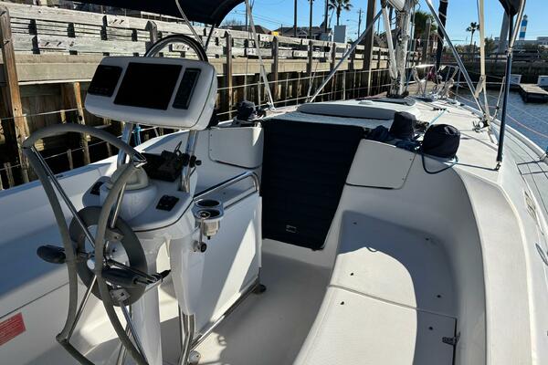 36ft Hunter Yacht For Sale