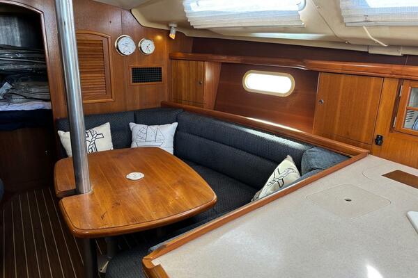 36ft Hunter Yacht For Sale