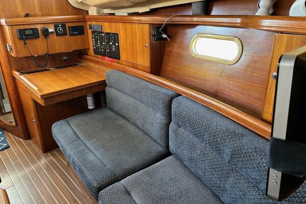 36ft Hunter Yacht For Sale