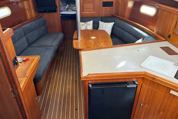 36ft Hunter Yacht For Sale
