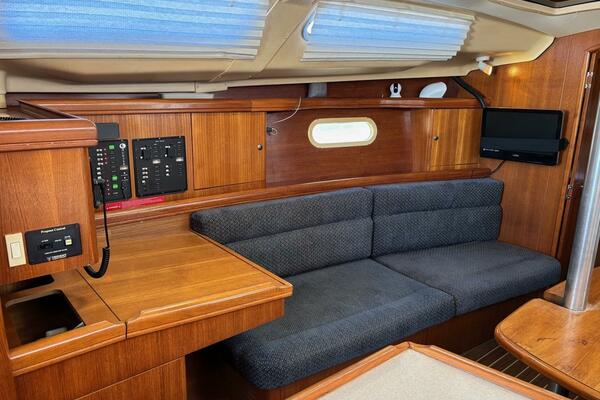 36ft Hunter Yacht For Sale