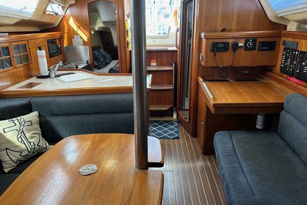 36ft Hunter Yacht For Sale