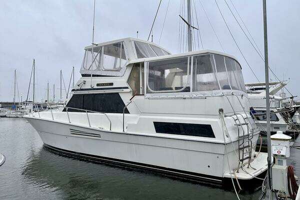 Photo of the 1989 Viking 44 Motor Yacht "Sea Suite"