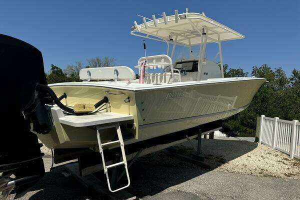 Photo of the 2006 Jupiter 31 CC Forward Seating